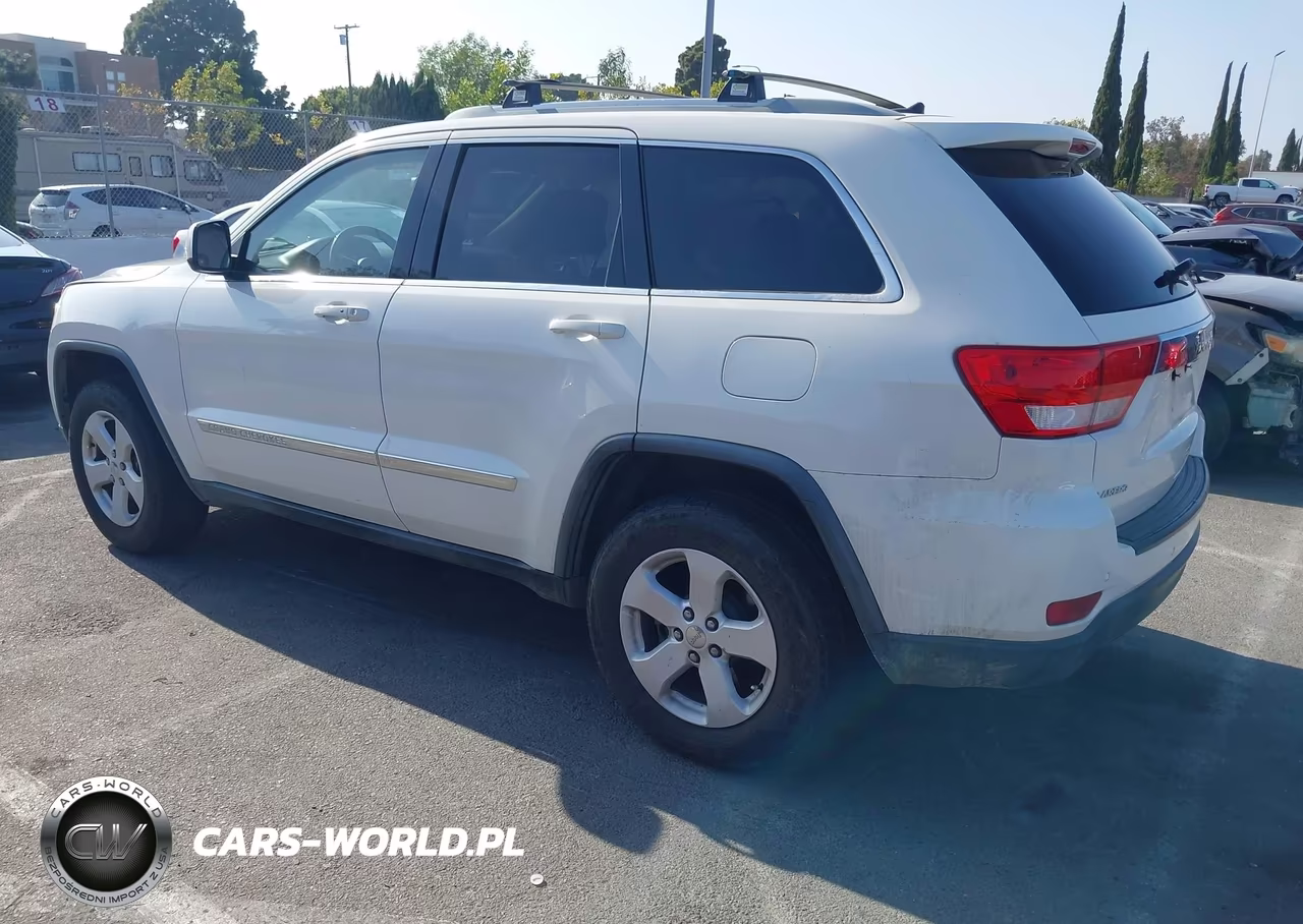 2011 Jeep Grand Cherokee Laredo VIN:1J4RS4GGXBC684689 - 3