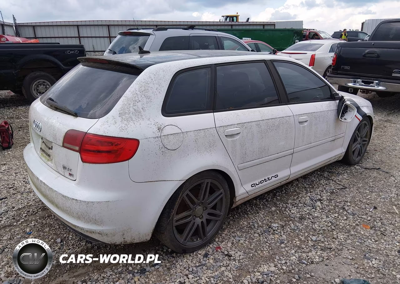 2010 Audi A3 2.0T Premium VIN:WAUMFAFM8AA026712 - 4