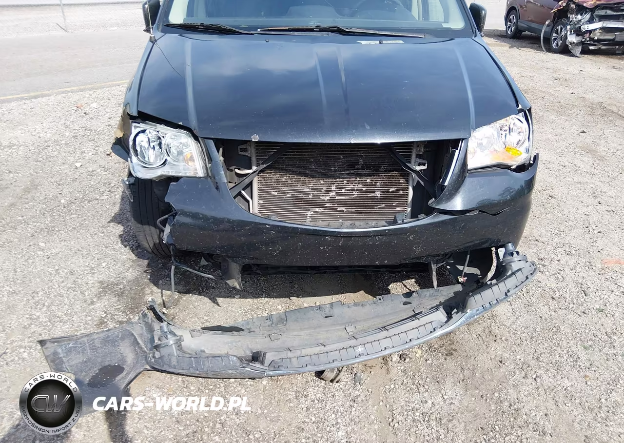2016 Chrysler Town & Country Touring VIN:2C4RC1BG0GR292991 - 6