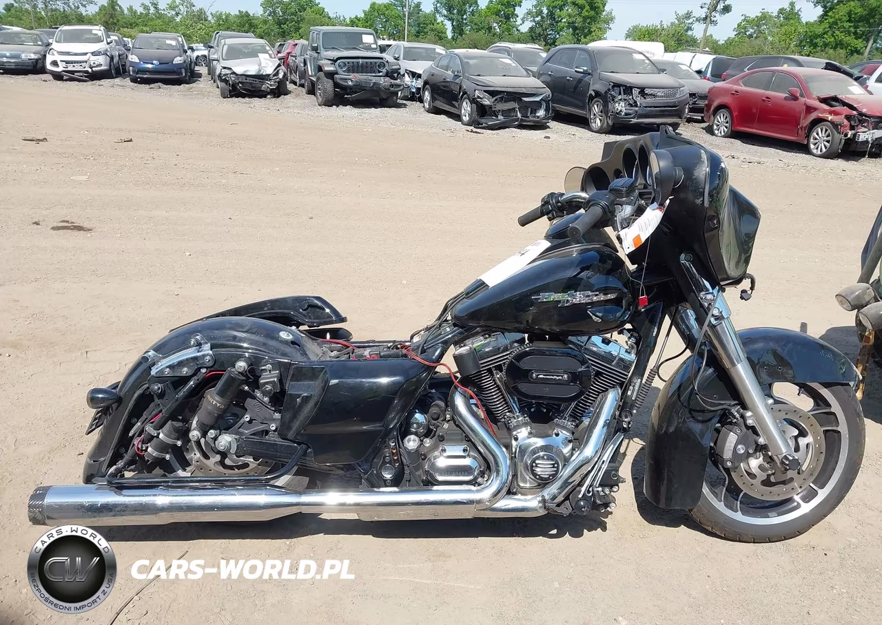 2010 Harley-Davidson Flhx VIN:1HD1KB415AB643705 - 13
