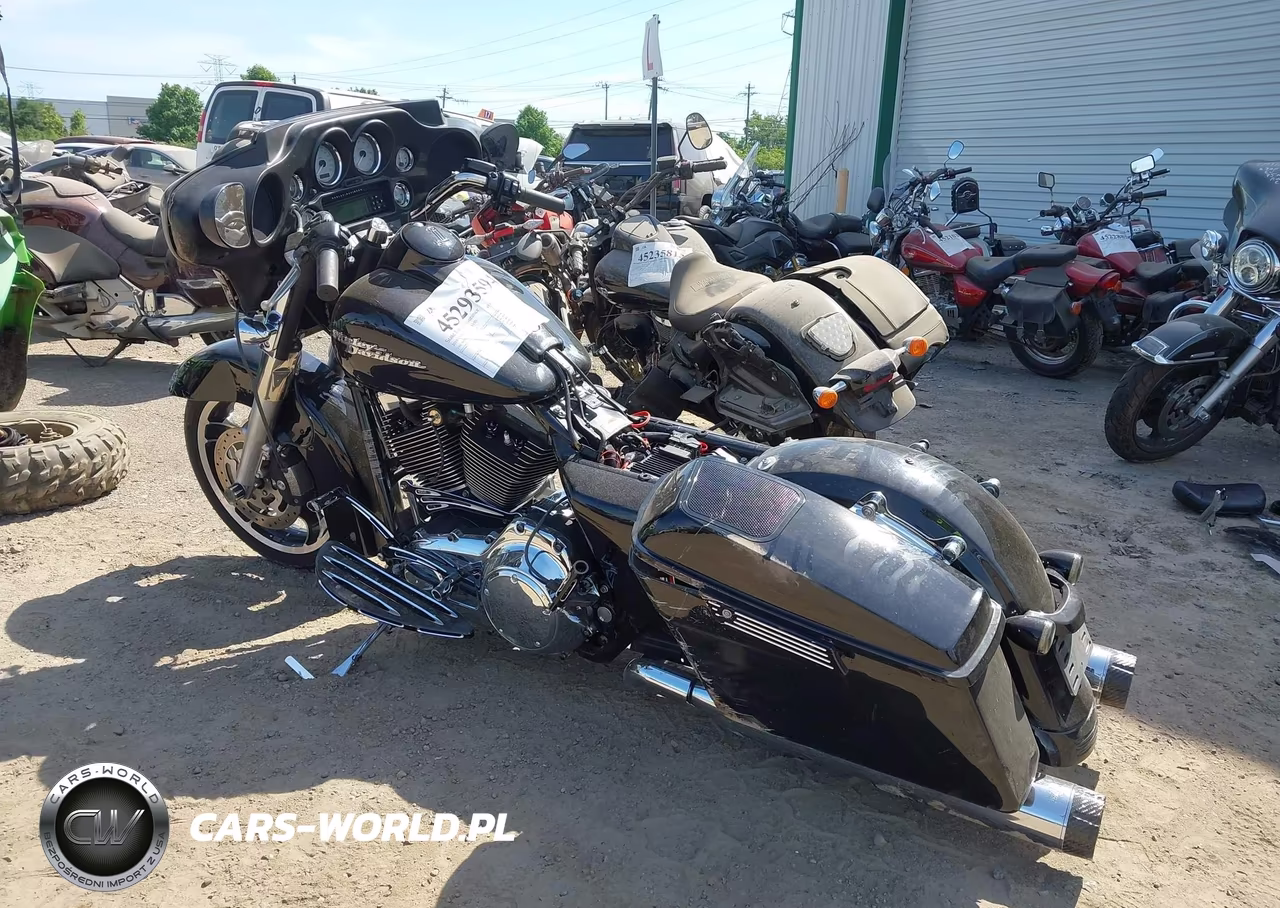 2010 Harley-Davidson Flhx VIN:1HD1KB415AB643705 - 3