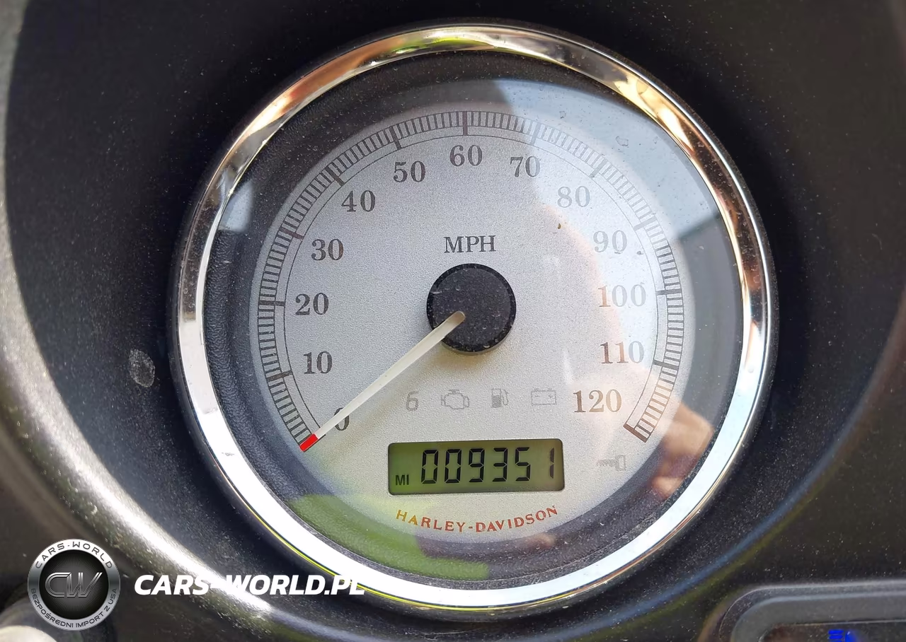 2010 Harley-Davidson Flhx VIN:1HD1KB415AB643705 - 7