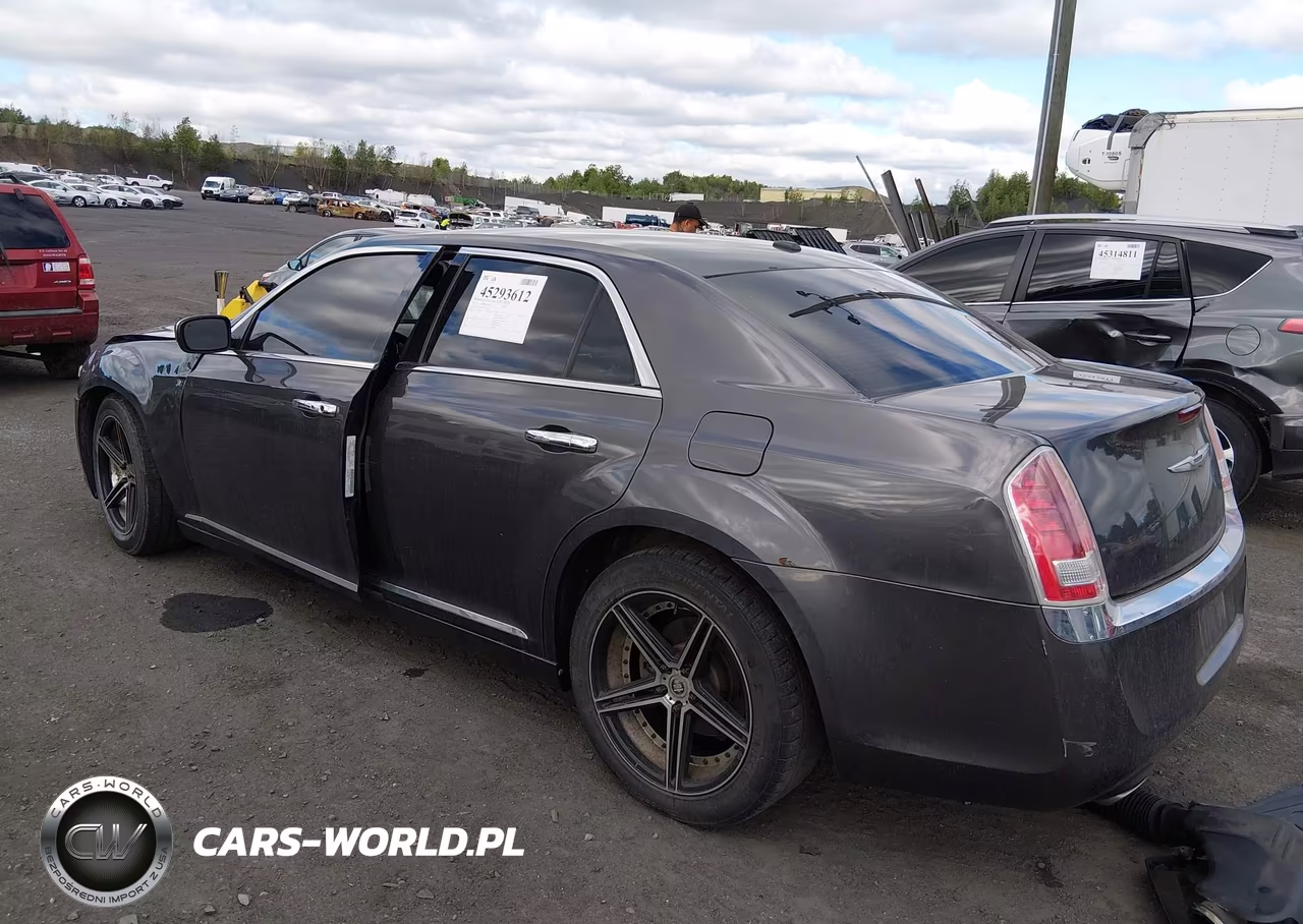 2013 Chrysler 300 Motown VIN:2C3CCAAG5DH615218 - 3