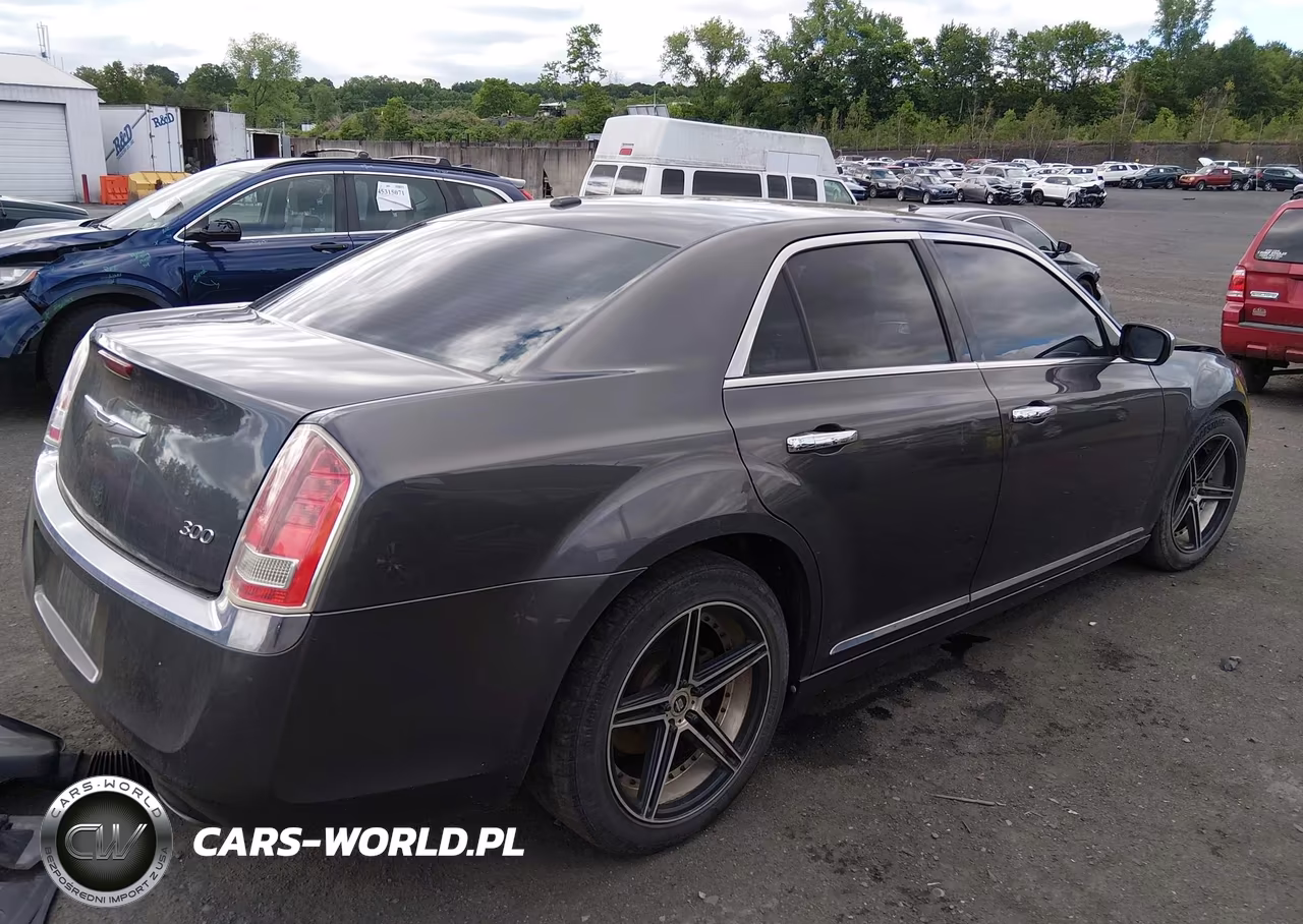 2013 Chrysler 300 Motown VIN:2C3CCAAG5DH615218 - 4