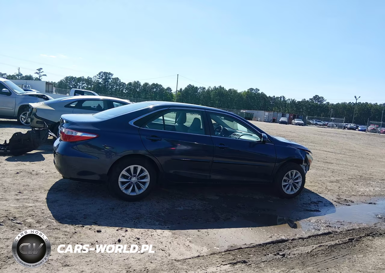 2015 Toyota Camry Le VIN:4T1BF1FK6FU978361 - 14