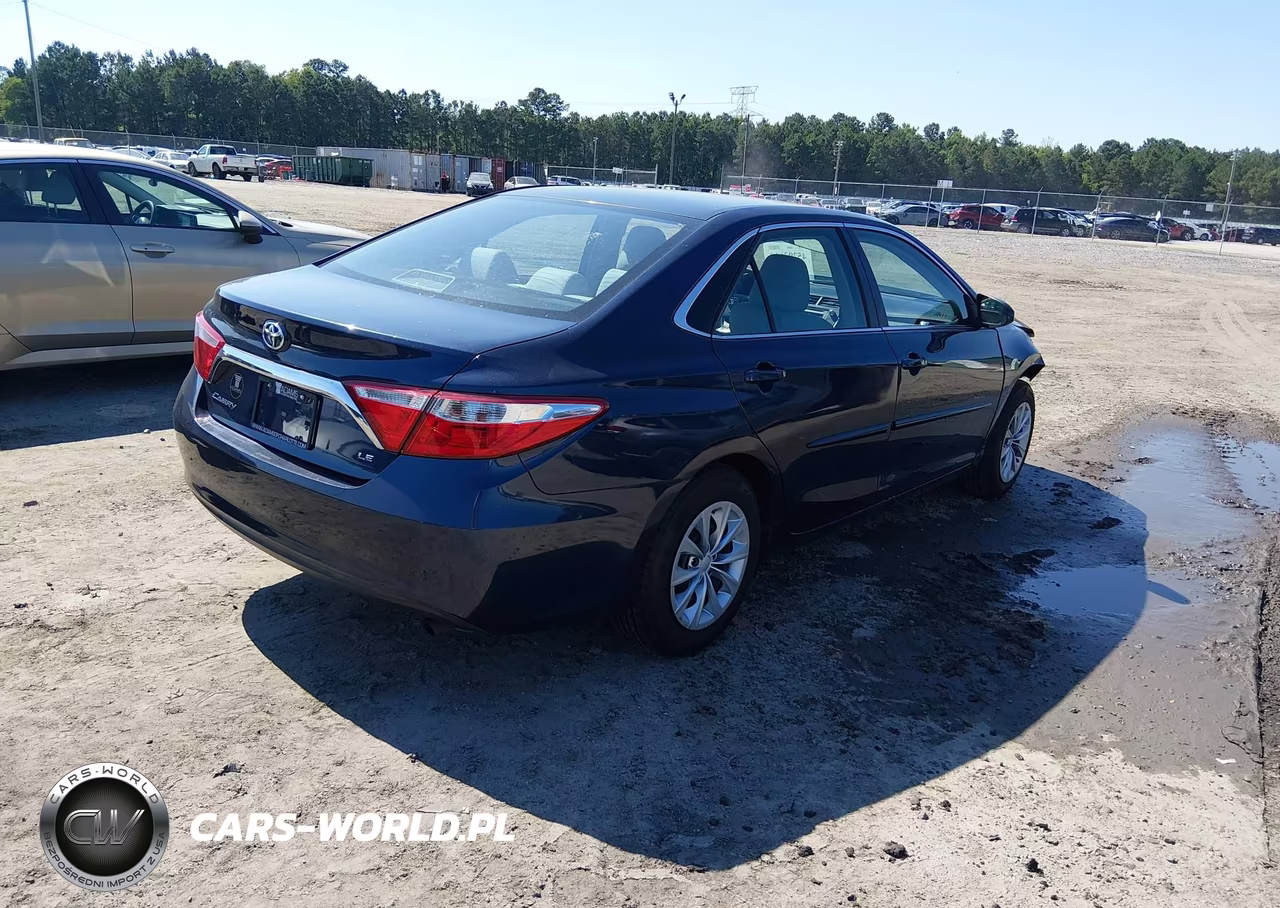 2015 Toyota Camry Le VIN:4T1BF1FK6FU978361 - 4