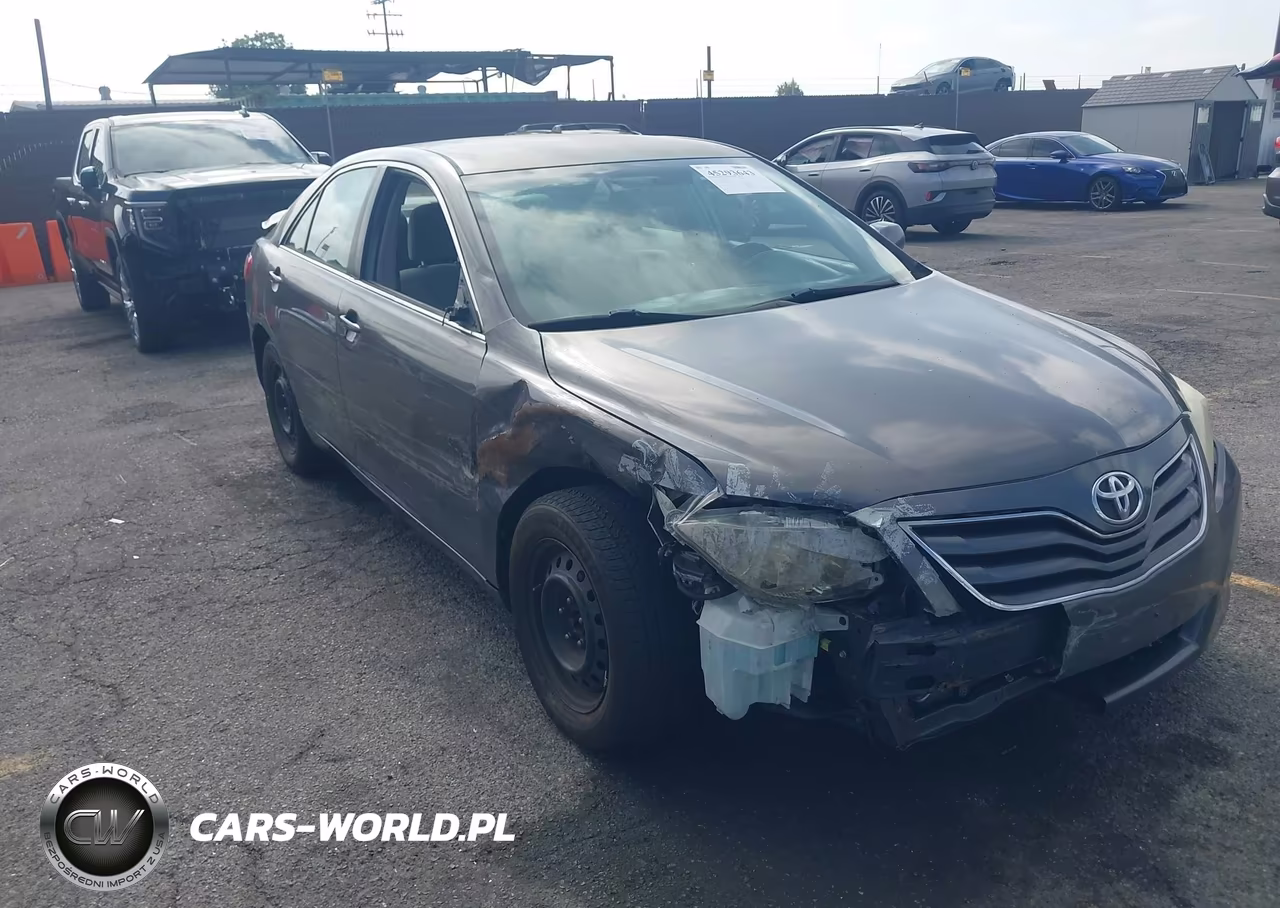 2011 Toyota Camry Le – zdjęcie 1 z 15