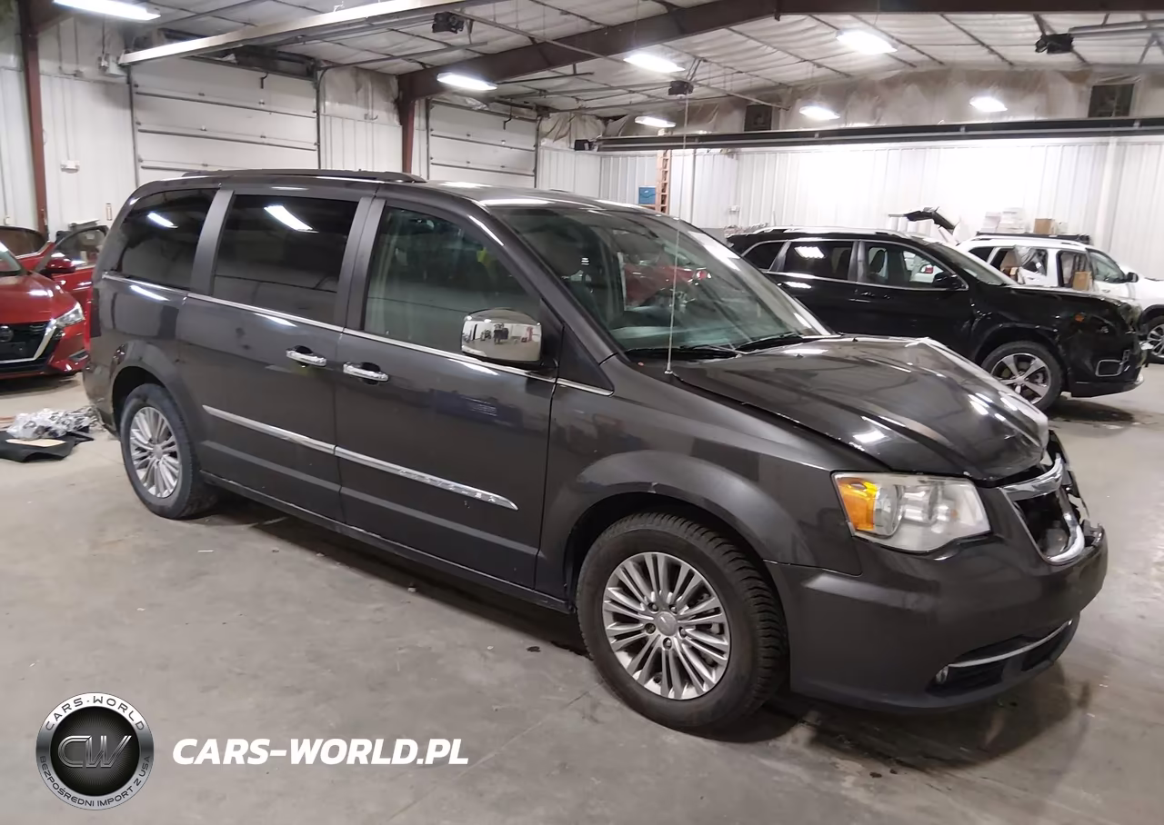 2016 Chrysler Town & Country Touring-L Anniversary Edition