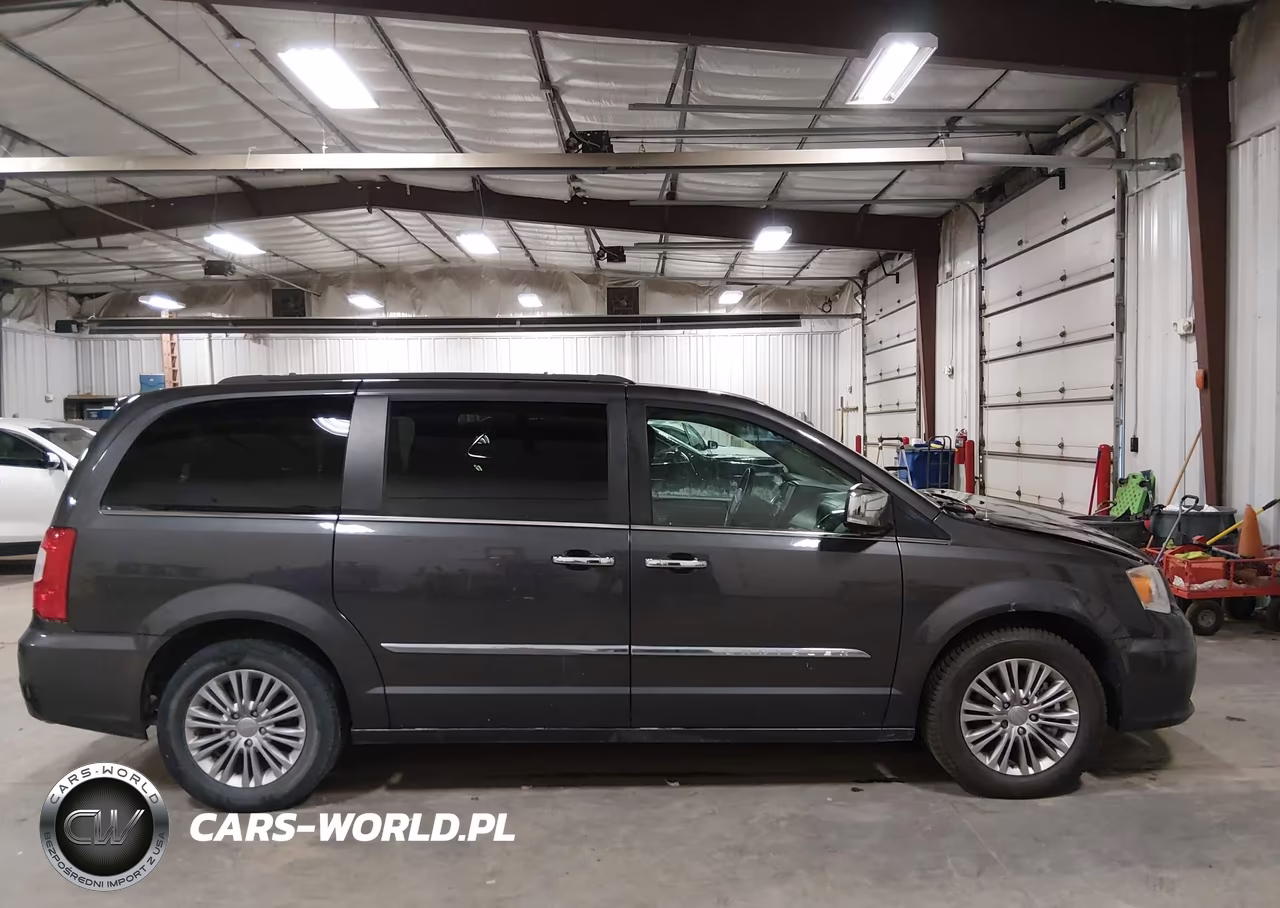 2016 Chrysler Town & Country Touring-L Anniversary Edition VIN:2C4RC1CGXGR127822 - 13