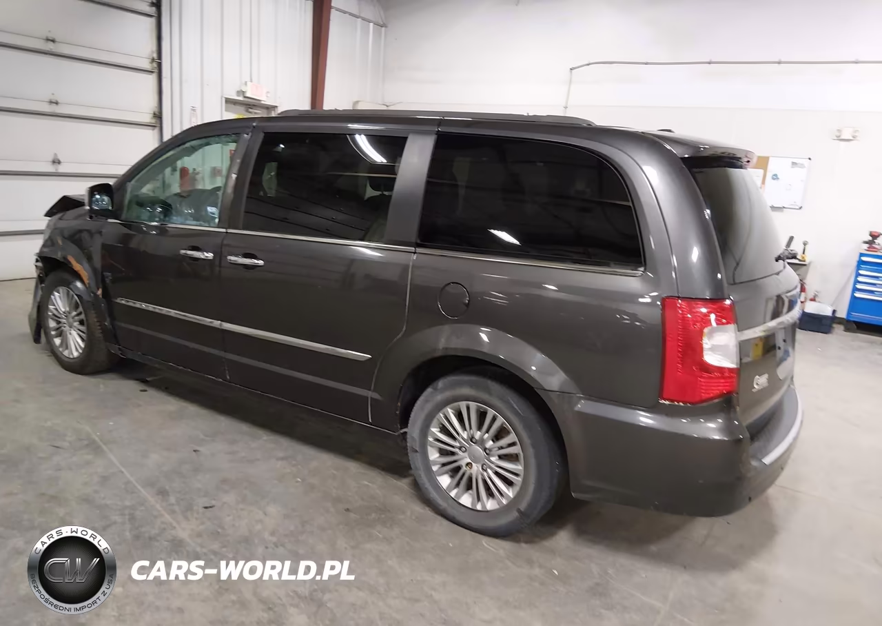 2016 Chrysler Town & Country Touring-L Anniversary Edition VIN:2C4RC1CGXGR127822 - 3