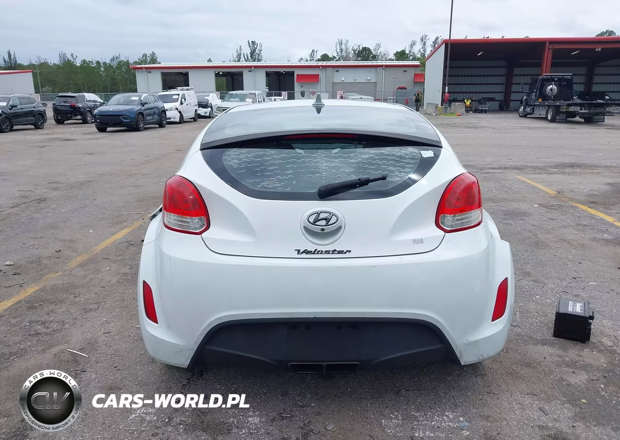 2016 Hyundai Veloster VIN:KMHTC6AD2GU256406 - 17