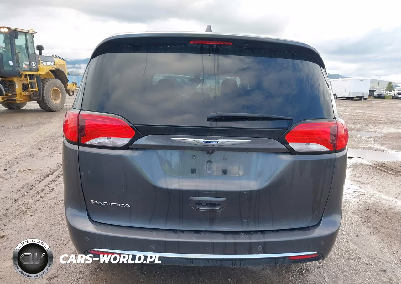2018 Chrysler Pacifica Touring L VIN:2C4RC1BG4JR306673 - 17