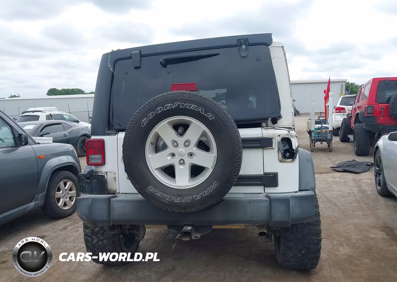 2017 Jeep Wrangler Unlimited Sport 4X4 VIN:1C4BJWDG4HL574398 - 16