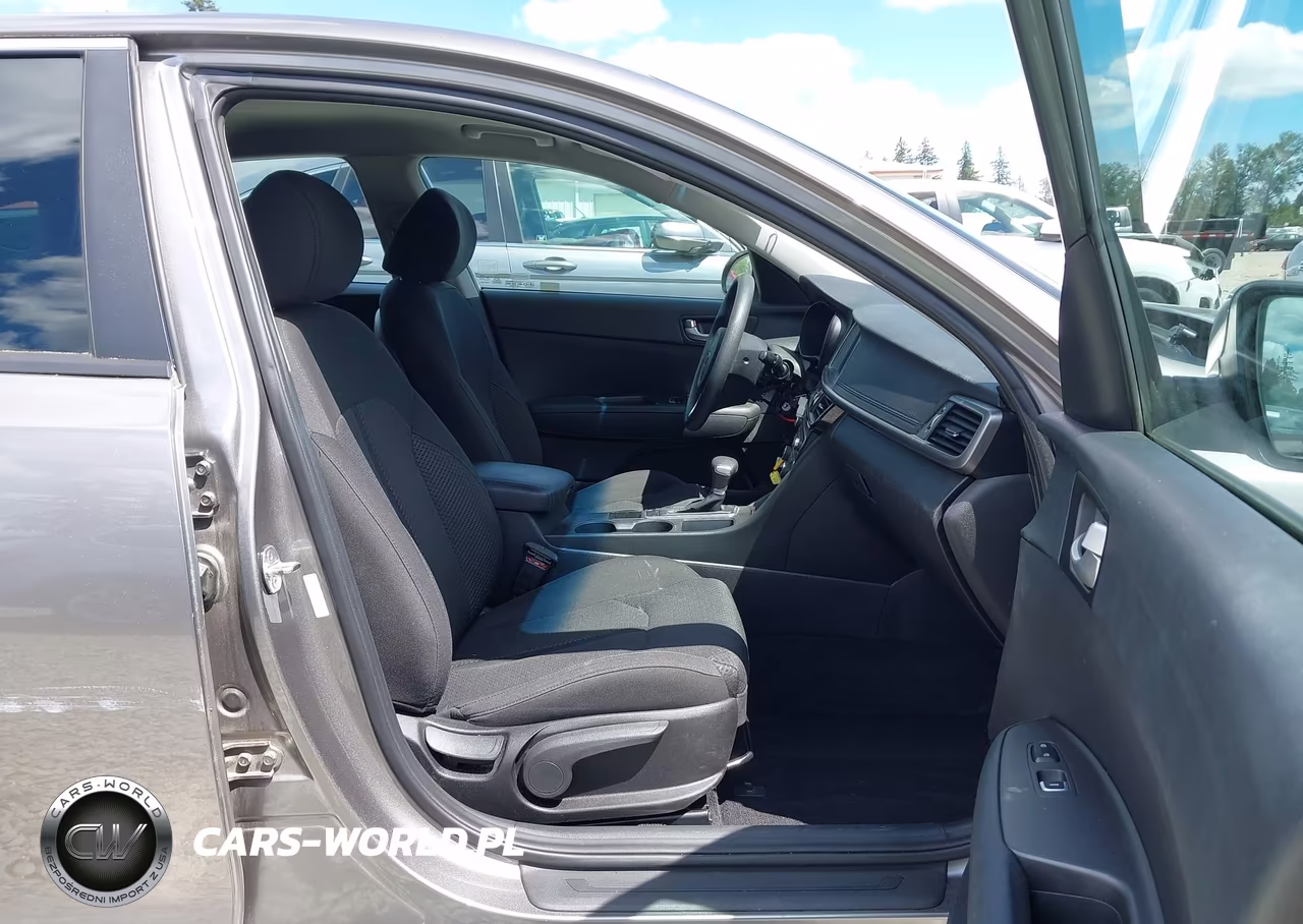 2018 Kia Optima Lx VIN:5XXGT4L32JG261567 - 17