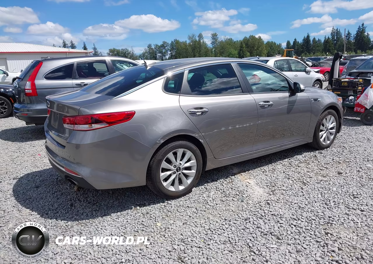 2018 Kia Optima Lx VIN:5XXGT4L32JG261567 - 4