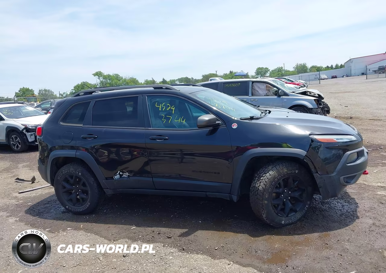 2015 Jeep Cherokee Trailhawk VIN:1C4PJMBS7FW687453 - 13