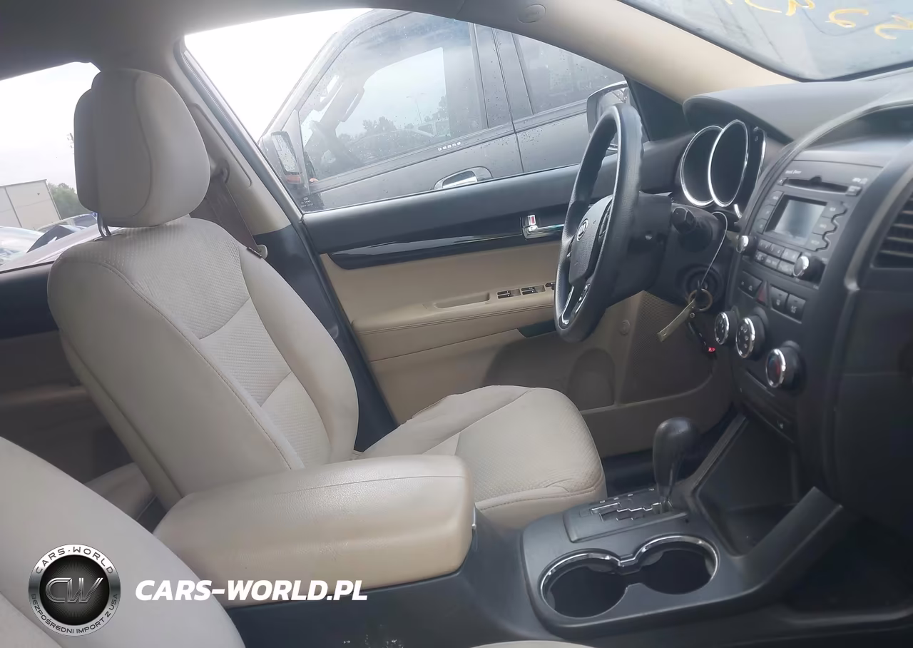 2011 Kia Sorento Lx V6 VIN:5XYKT4A26BG065861 - 5
