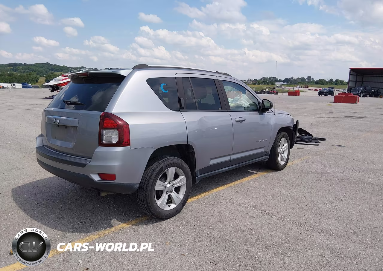 2016 Jeep Compass Sport VIN:1C4NJCBA1GD524626 - 4