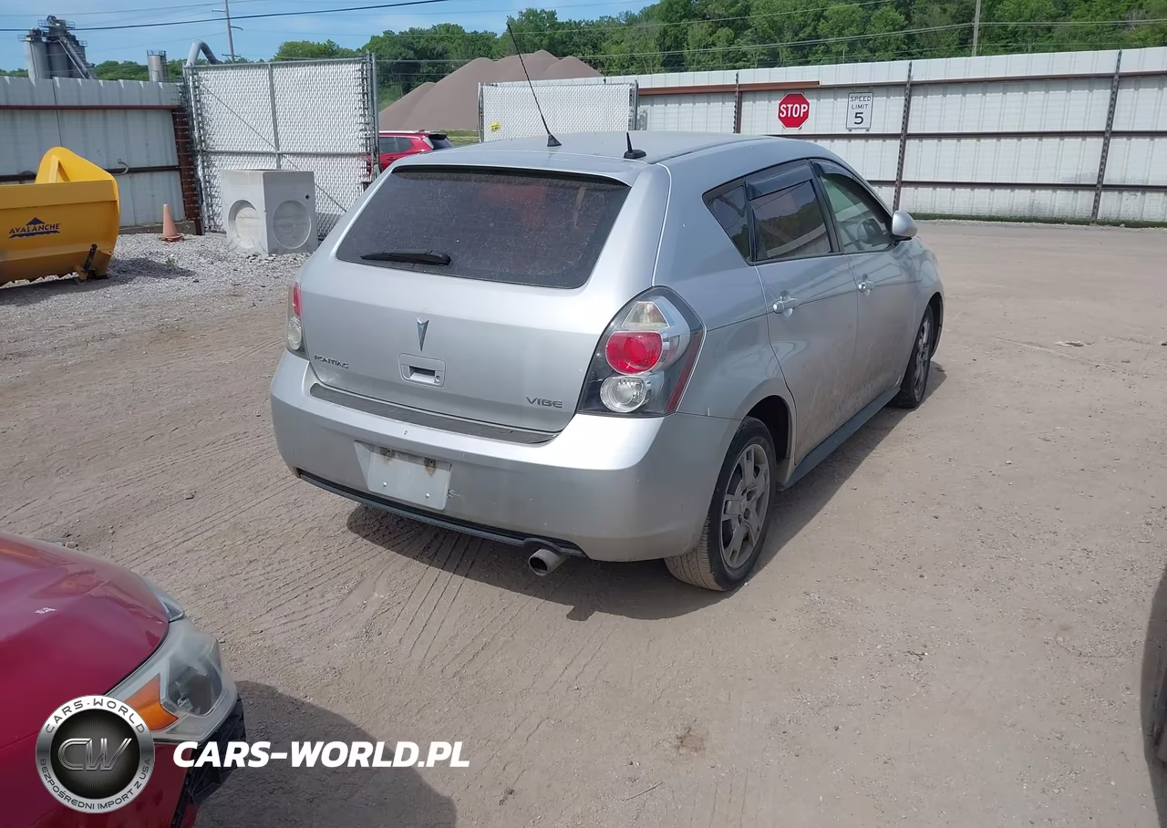 2009 Pontiac Vibe VIN:5Y2SP67009Z425028 - 4