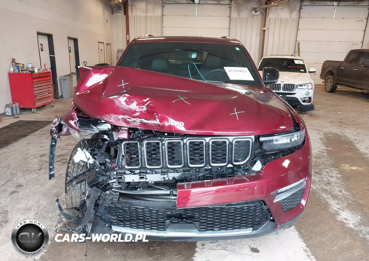2025 Jeep Grand Cherokee 4Xe VIN:1C4RJYB61S8689409 - 12
