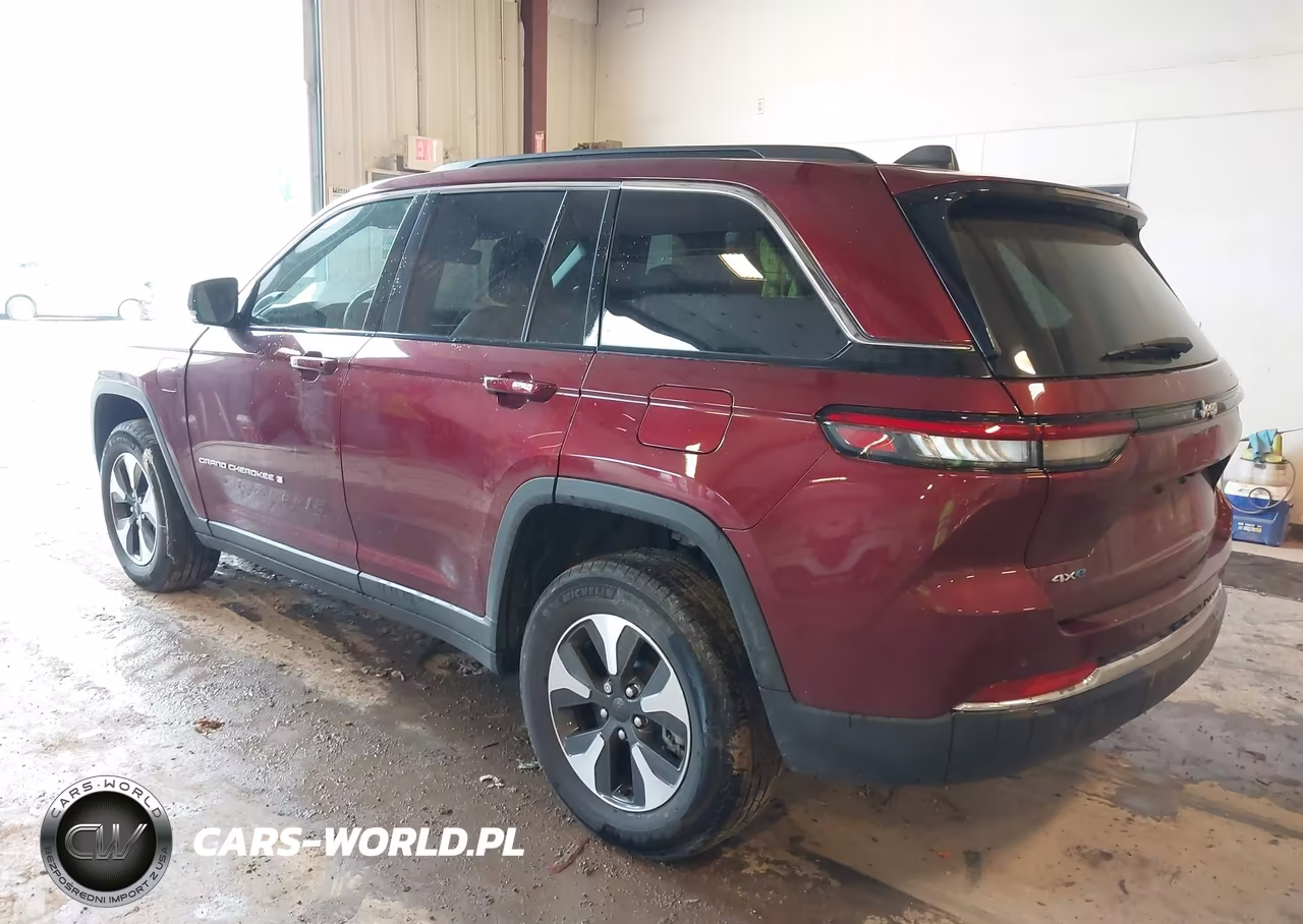 2025 Jeep Grand Cherokee 4Xe VIN:1C4RJYB61S8689409 - 3