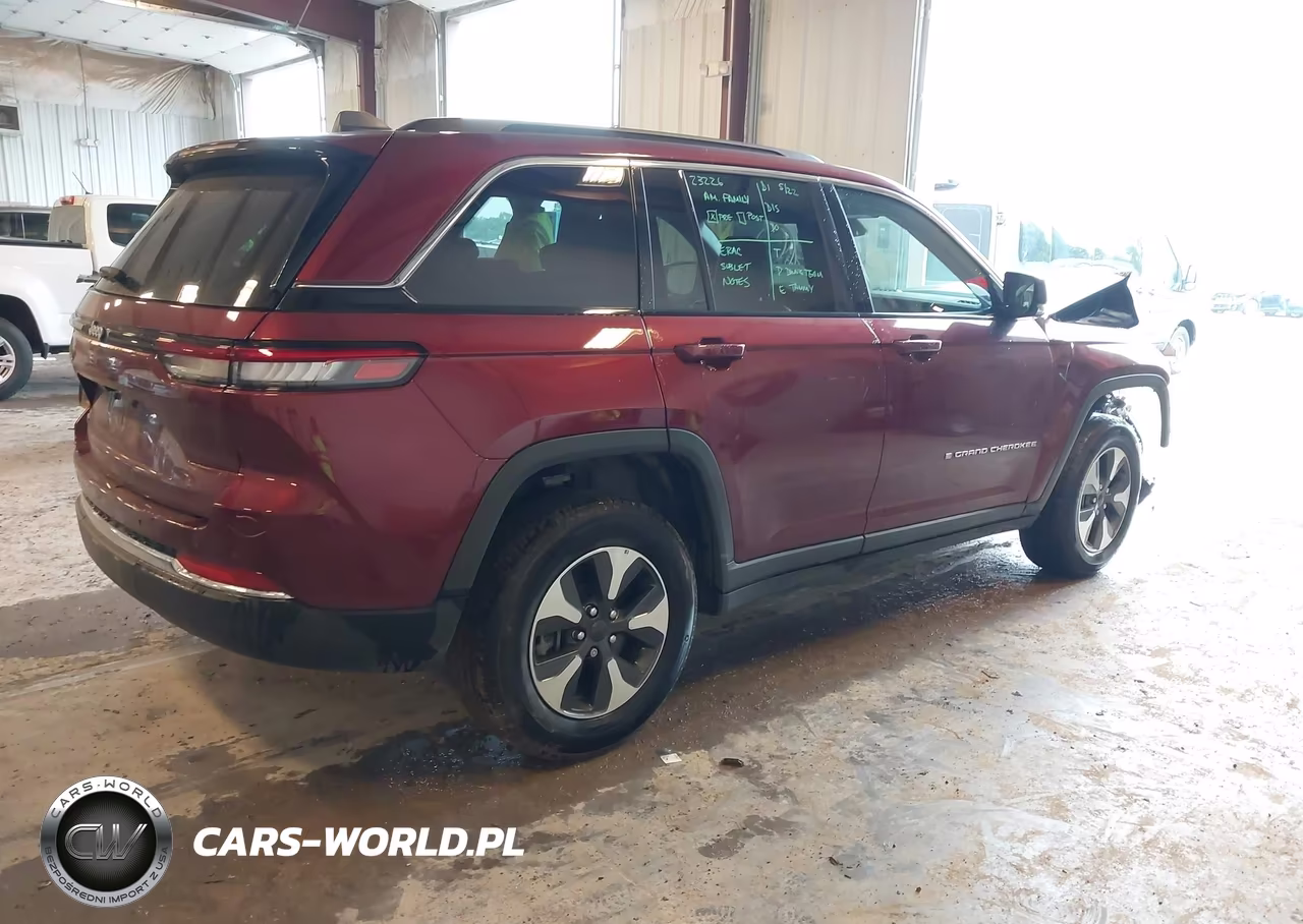 2025 Jeep Grand Cherokee 4Xe VIN:1C4RJYB61S8689409 - 4
