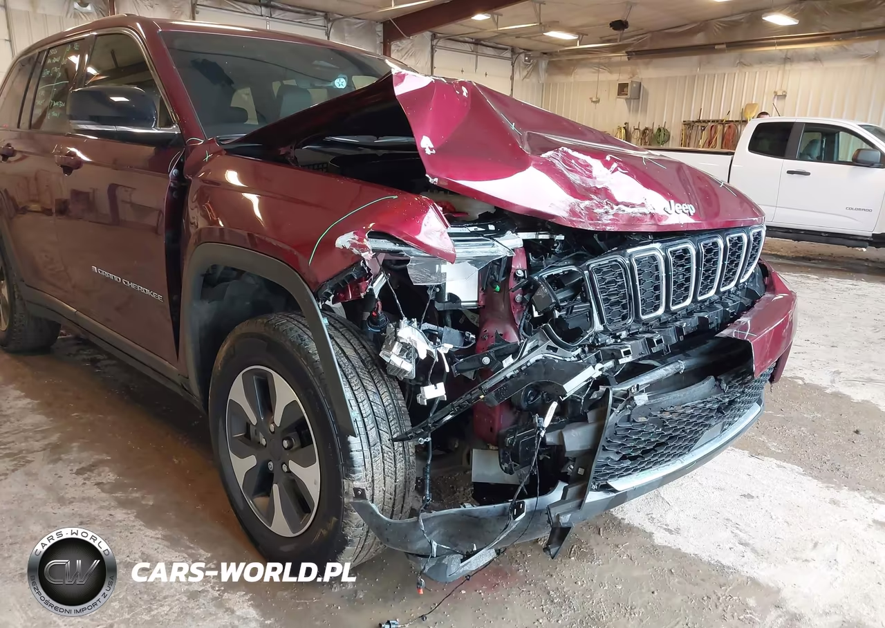 2025 Jeep Grand Cherokee 4Xe VIN:1C4RJYB61S8689409 - 6