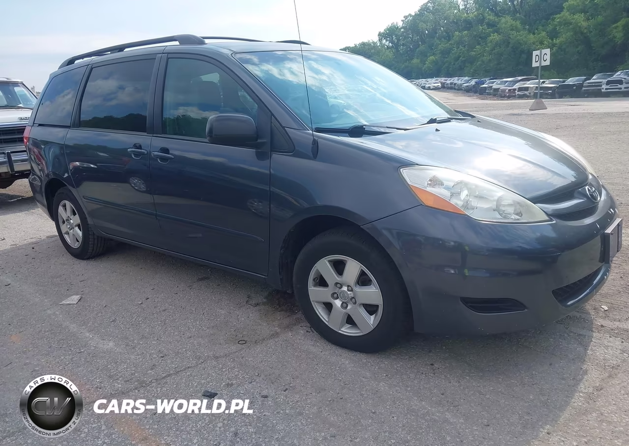 2010 Toyota Sienna Le