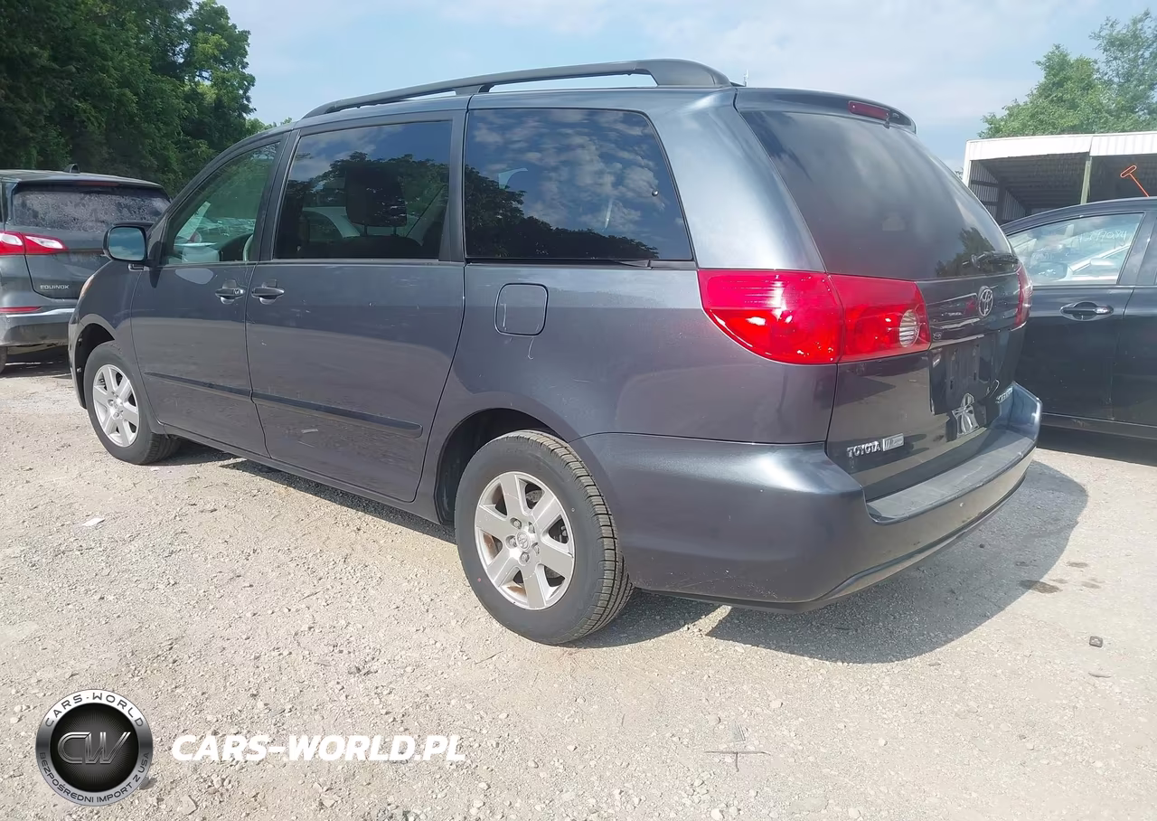 2010 Toyota Sienna Le VIN:5TDKK4CC0AS294630 - 3