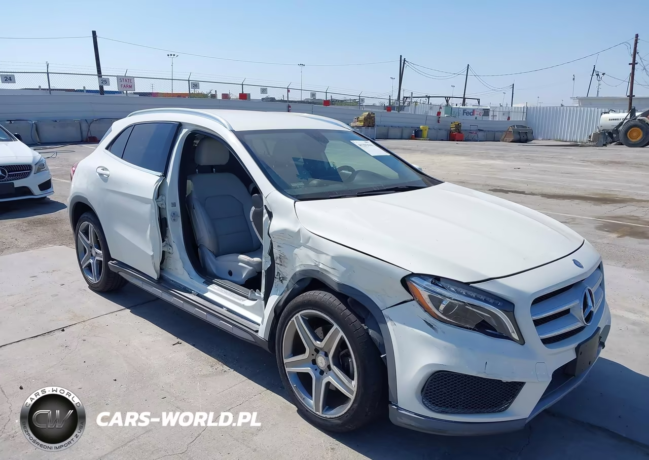 2015 Mercedes-Benz Gla 250 4Matic – zdjęcie 1 z 17