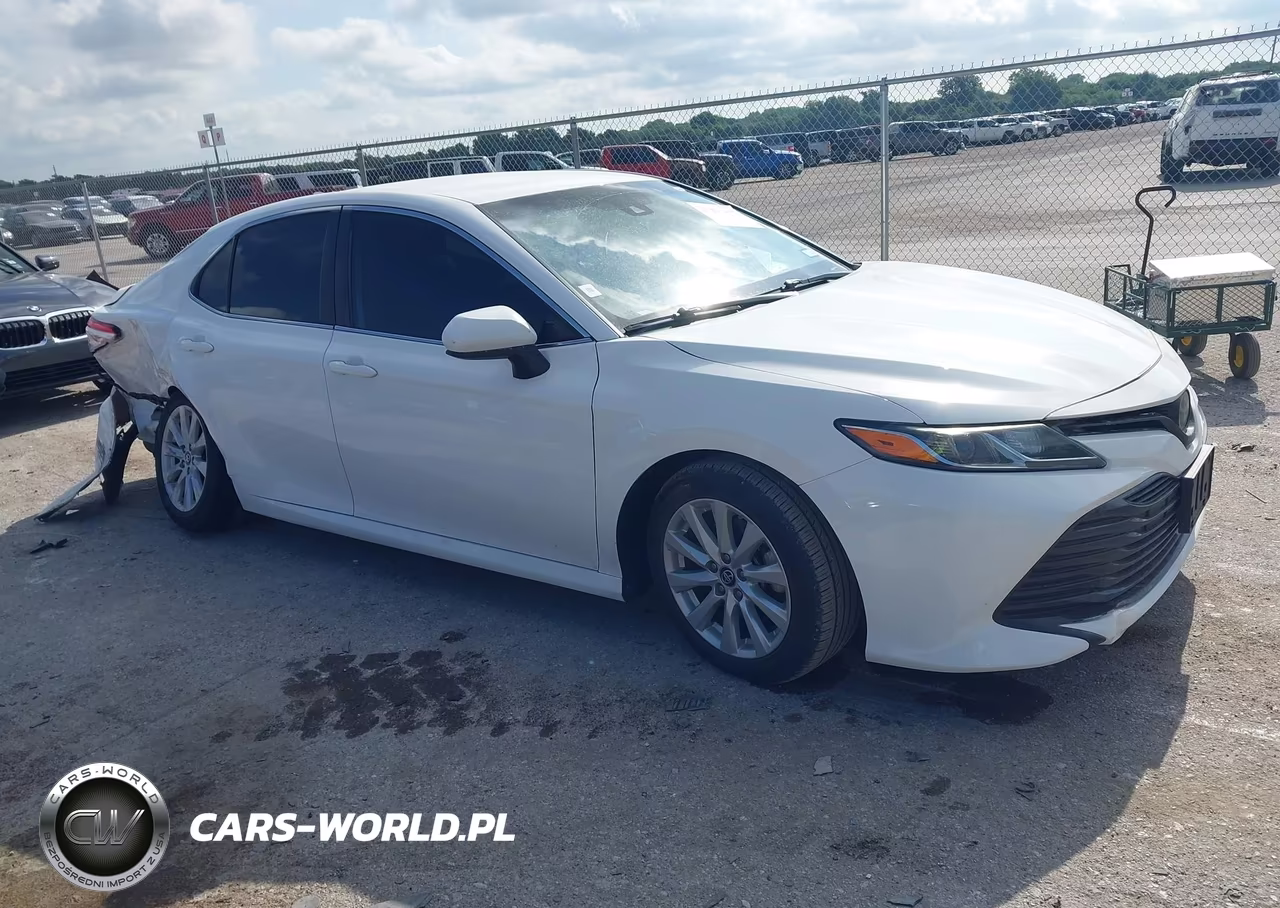 2019 Toyota Camry Le – zdjęcie 1 z 15