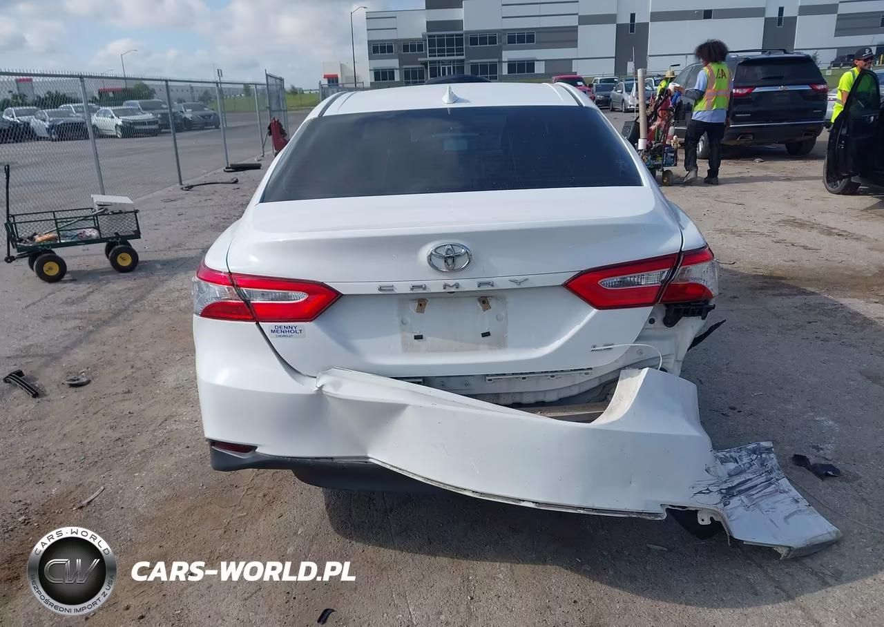 2019 Toyota Camry Le VIN:4T1B11HK3KU789284 - 15