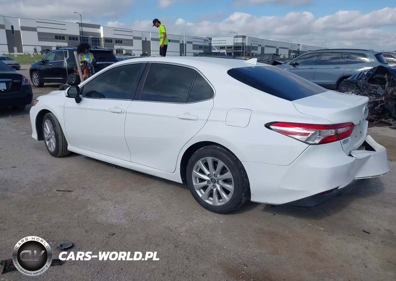 2019 Toyota Camry Le VIN:4T1B11HK3KU789284 - 3