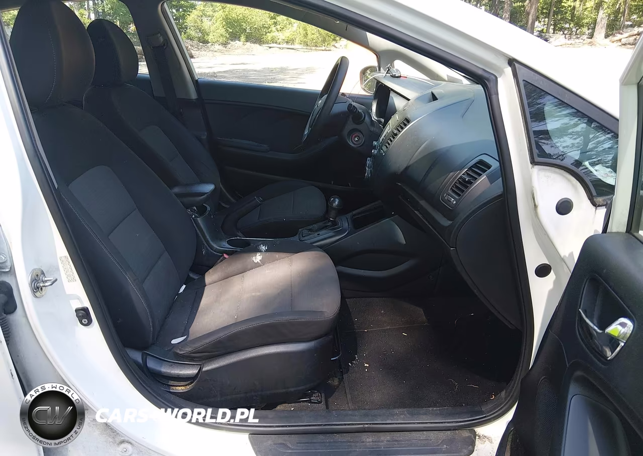 2015 Kia Forte Lx VIN:KNAFX4A6XF5340779 - 5