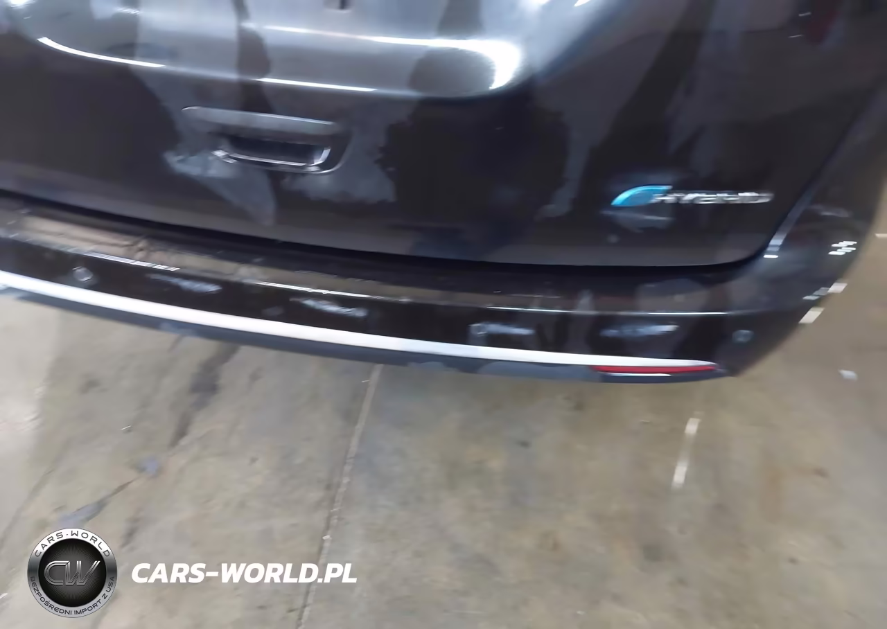 2023 Chrysler Pacifica Hybrid Touring L VIN:2C4RC1L70PR572747 - 16