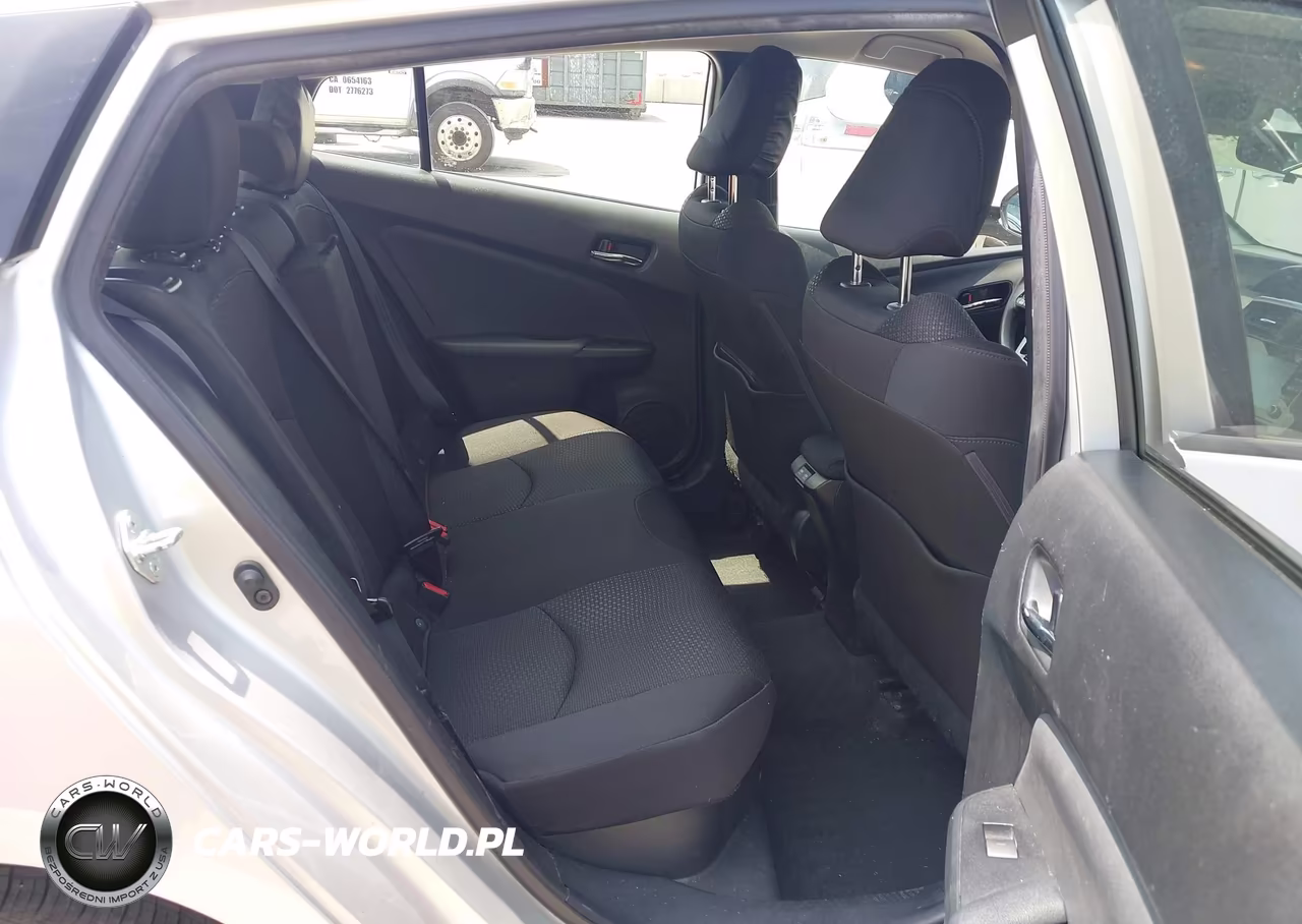 2020 Toyota Prius Le VIN:JTDKARFU3L3120060 - 8