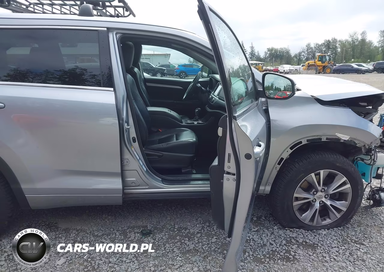 2014 Toyota Highlander Xle V6 VIN:5TDJKRFH0ES063331 - 5