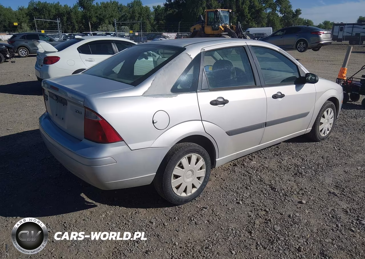 2005 Ford Focus Zx4 VIN:1FAFP34N05W124843 - 4