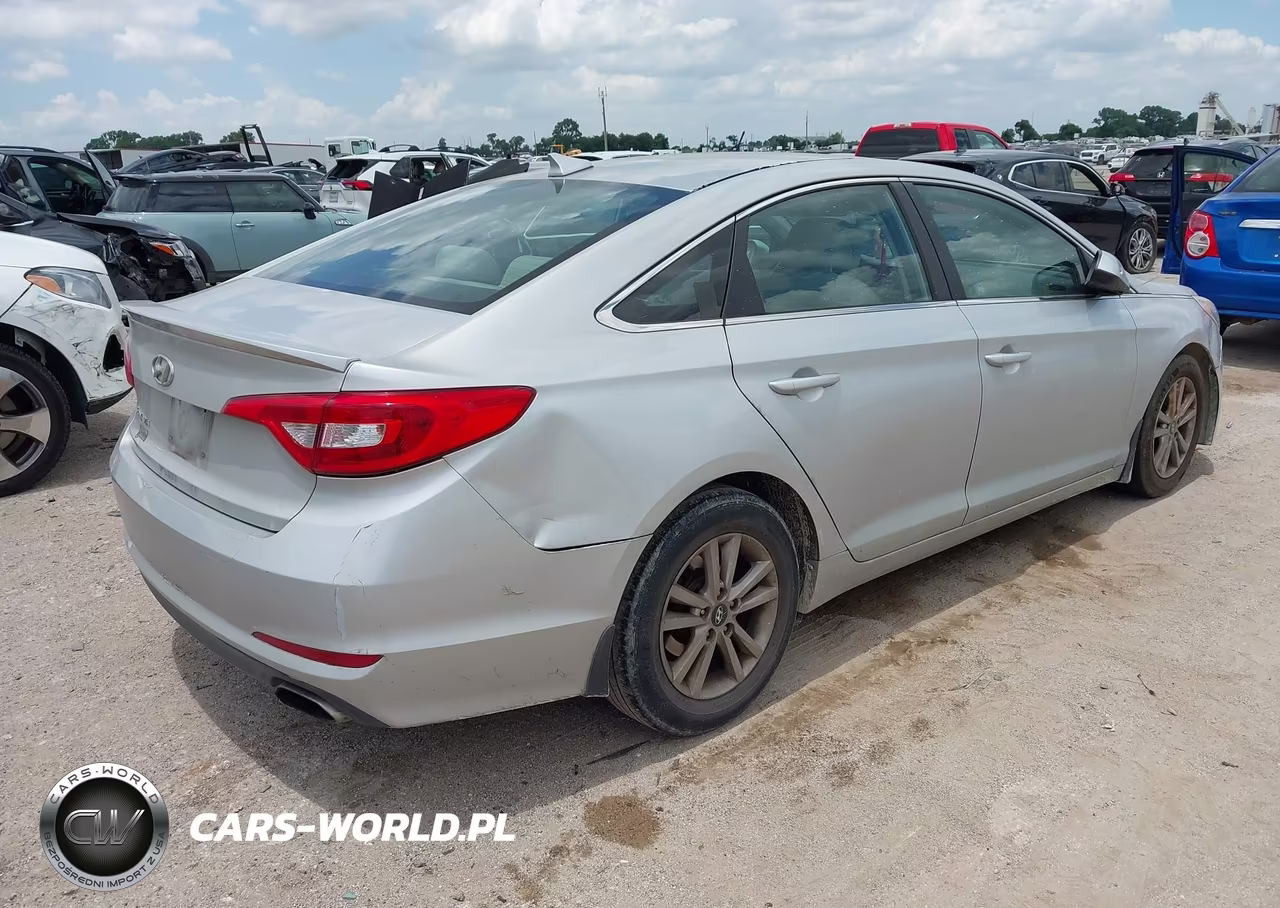 2015 Hyundai Sonata Se VIN:5NPE24AF0FH093379 - 4