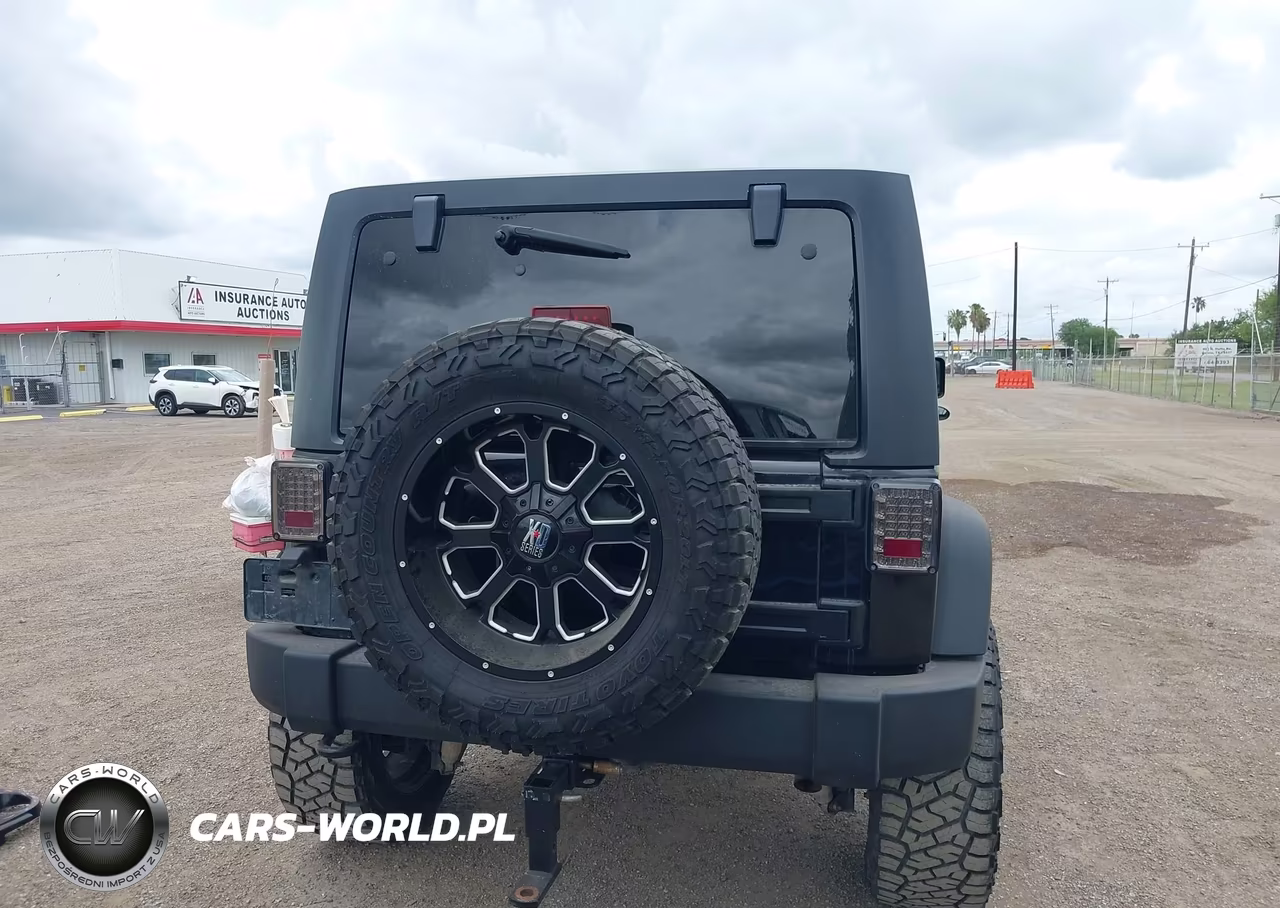 2017 Jeep Wrangler Unlimited Sport 4X4 VIN:1C4BJWDGXHL571666 - 17