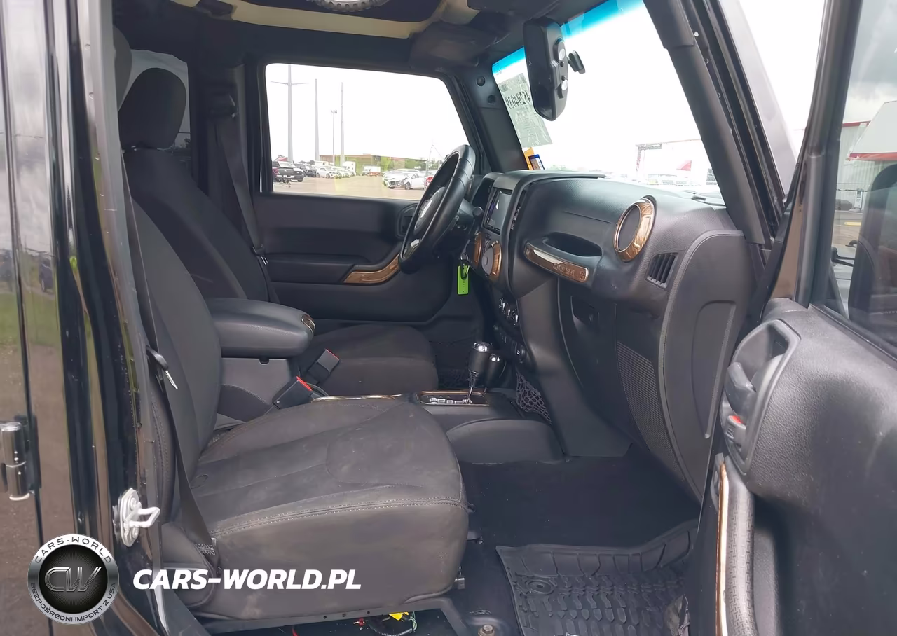 2017 Jeep Wrangler Unlimited Sport 4X4 VIN:1C4BJWDGXHL571666 - 5