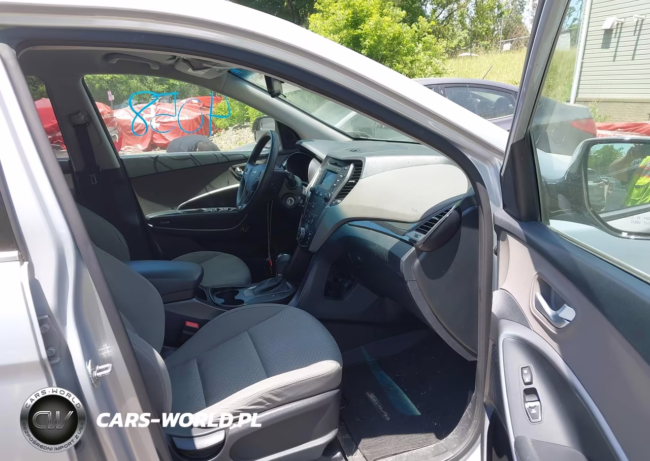 2016 Hyundai Santa Fe Se VIN:KM8SMDHF9GU151561 - 5