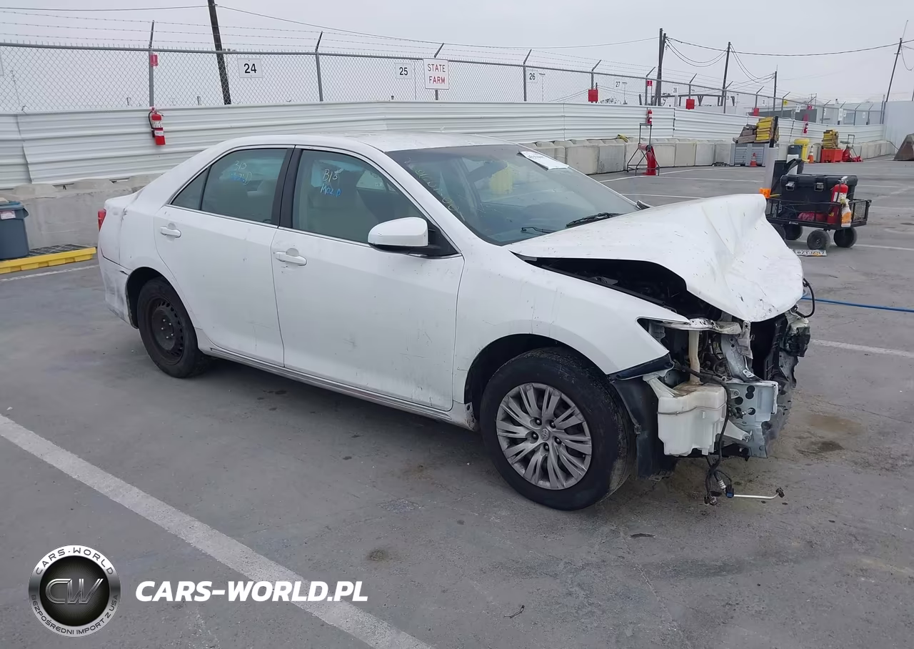 2012 Toyota Camry Le – zdjęcie 1 z 21
