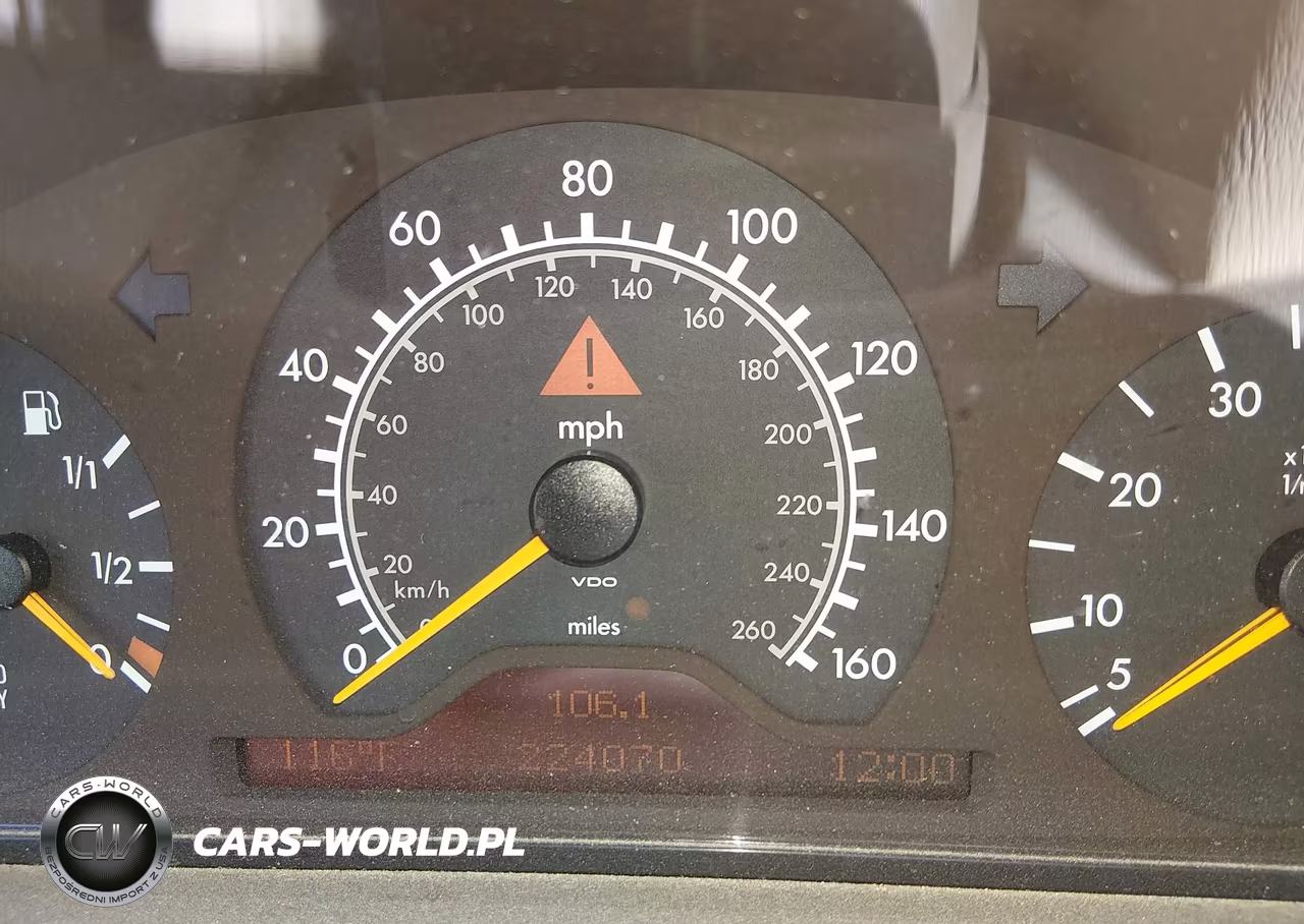 1996 Mercedes-Benz E 320 VIN:WDBJF55F0TJ018010 - 7