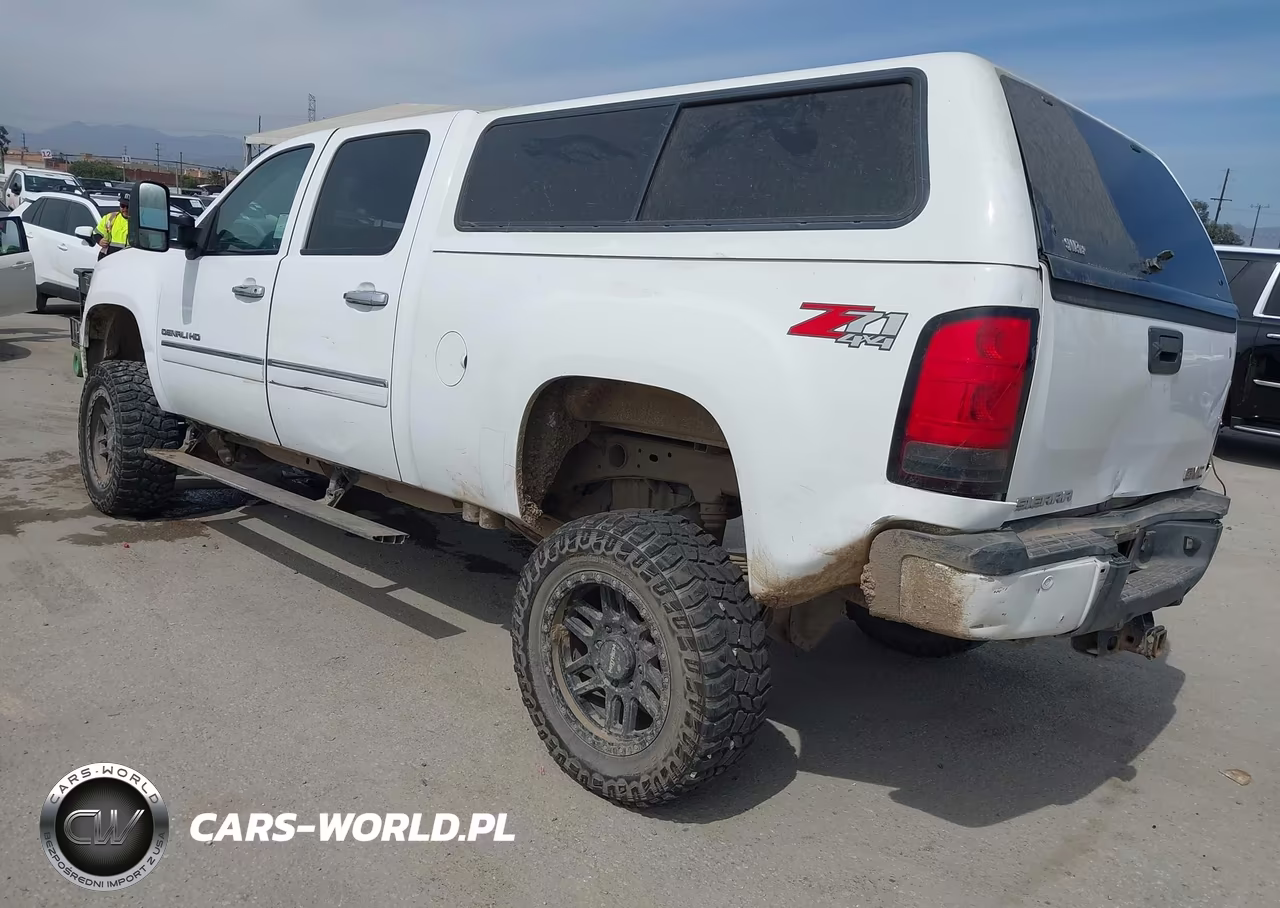 2011 GMC Sierra 2500Hd Denali VIN:1GT125C86BF205707 - 3