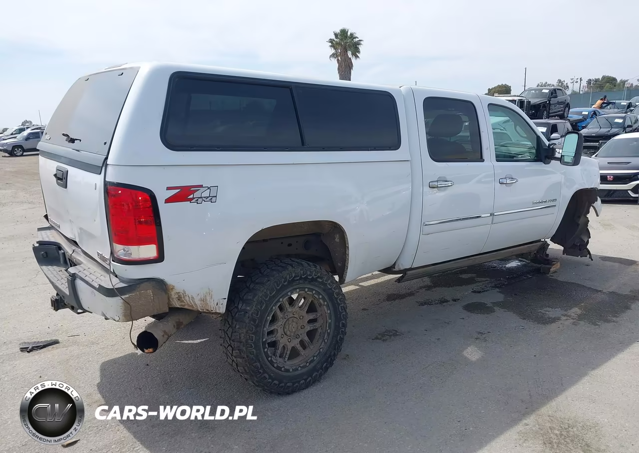 2011 GMC Sierra 2500Hd Denali VIN:1GT125C86BF205707 - 4