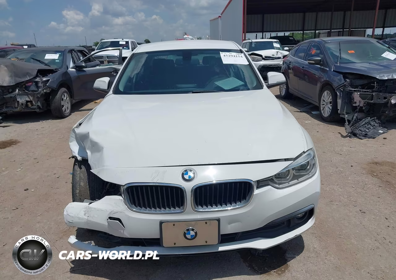 2018 BMW 320I xDrive VIN:WBA8E5G55JNV02121 - 12