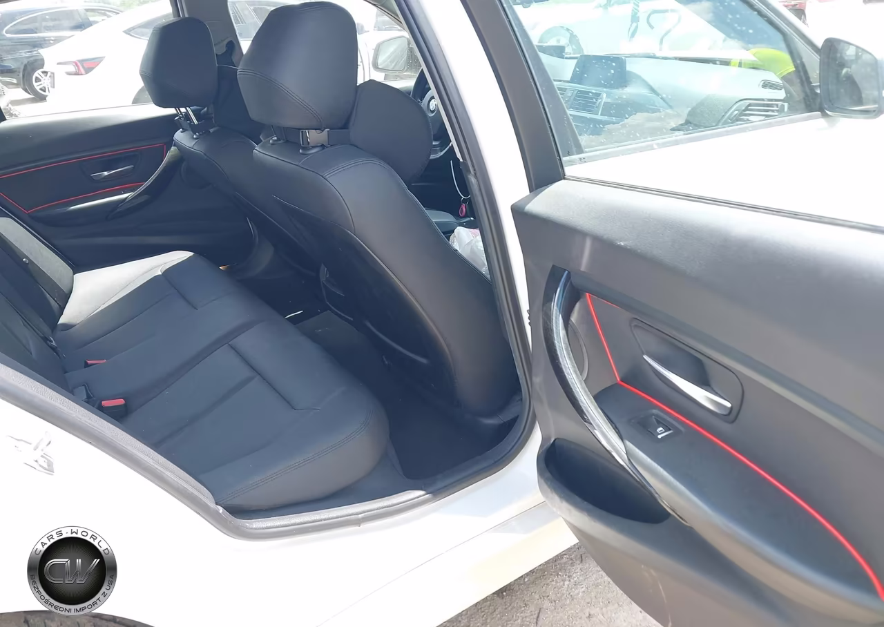 2018 BMW 320I xDrive VIN:WBA8E5G55JNV02121 - 8