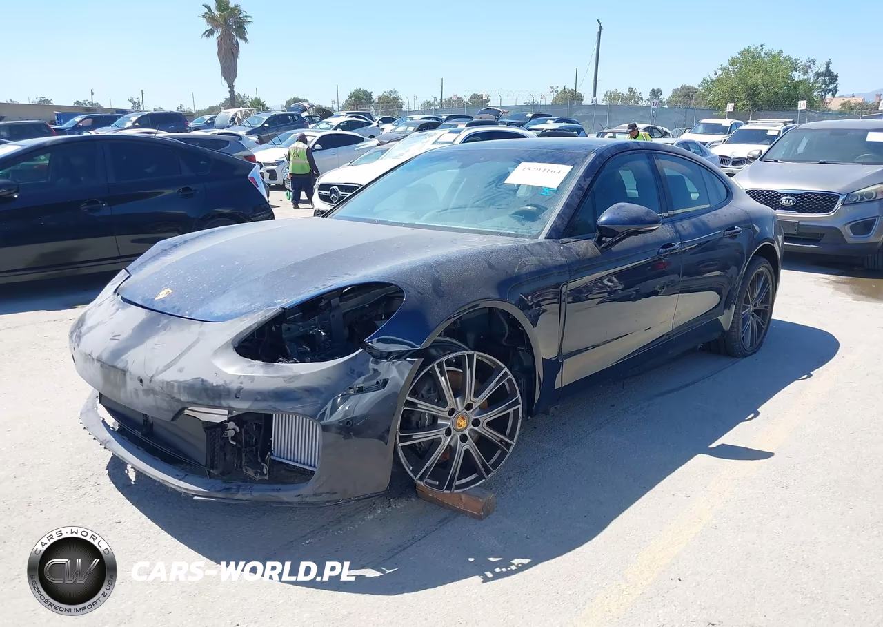 2023 Porsche Panamera 4-4 Platinum Edition-Platinum Edition VIN:WP0AJ2A72PL101655 - 2