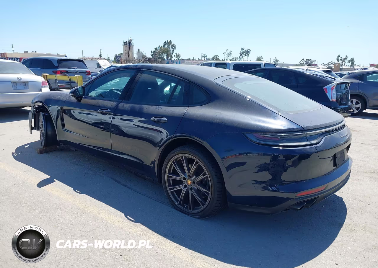2023 Porsche Panamera 4-4 Platinum Edition-Platinum Edition VIN:WP0AJ2A72PL101655 - 3